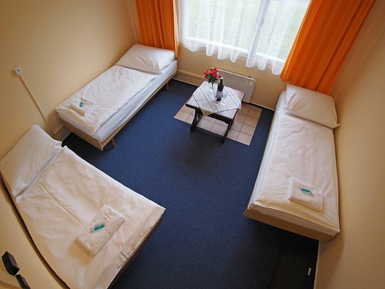 Pod Javorem Hotel Velke Karlovice Exterior photo